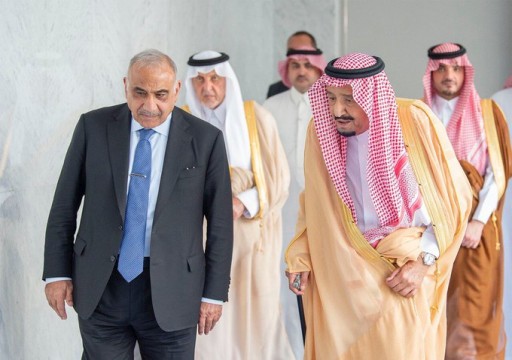 العاهل السعودي يبحث مع رئيس وزراء العراق مستجدات الأوضاع