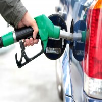 وزارة الطاقة تعلن ارتفاع أسعار الوقود بدءاً من مايو المقبل