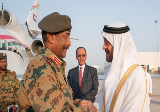 رئيس "العسكري" السوداني يكذب أبوظبي وينفي انسحابها من اليمن
