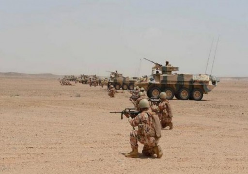 مناورة بين الجيش العماني و"المارينز" البريطاني في محيط هرمز