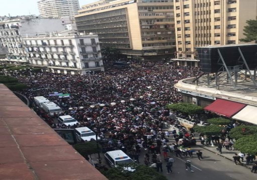 "واشنطن بوست" تتنبأ بربيع عربي جديد على وقع احتجاجات السودان والجزائر