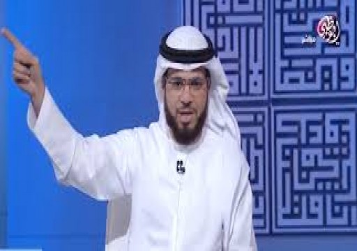 وسيم يوسف يتوسل الشعب الإماراتي ويستغل والديه: "لا تآذونني أرجوكم"