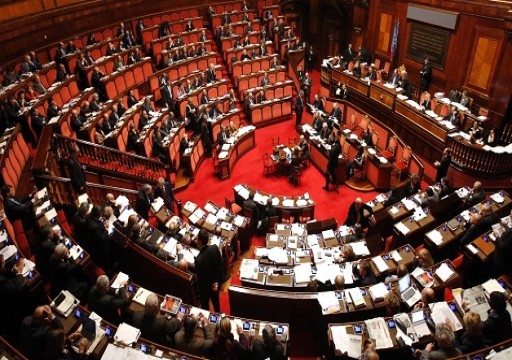 "النواب الإيطالي" يمرر مشروع قانون لوقف بيع الأسلحة للإمارات