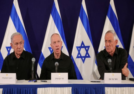 وزير الدفاع الإسرائيلي يقر بدفع "أثمانا باهظة" في حرب غزة