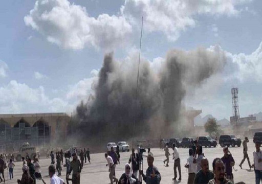قرقاش: استهداف مطار عدن هو استهداف لاتفاق الرياض