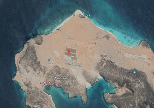 وسائل إعلام يمنية: أبوظبي تبني مطار وقاعدة عسكرية في جزيرة “ميون” بباب المندب