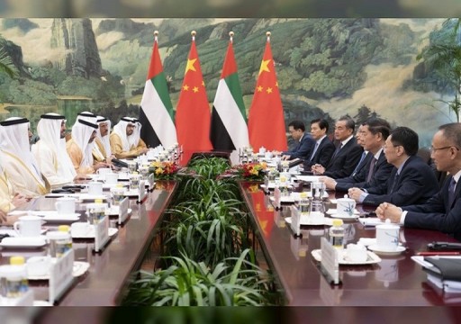 محمد بن زايد يطالب الصين بدور لحماية الملاحة وإمدادات النفط