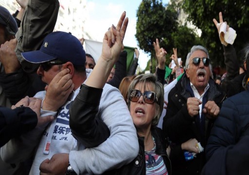 لوب لوغ: حراك الجزائر يقلق معسكر السعودية والإمارات