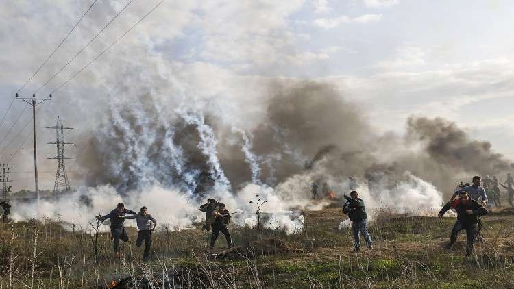 الصحة الفلسطينية تطالب بالكشف عن غازات استخدمتها إسرائيل ضد المحتجين