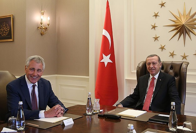 اجتماع مغلق بين الرئيس التركي ووزير الدفاع الأمريكي بشأن "داعش"