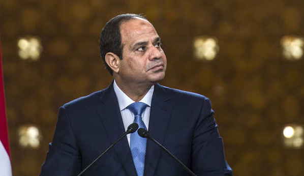 روبرت فيسك: السيسي يقود مصر نحو الانهيار بإعلانه حالة الطوارئ