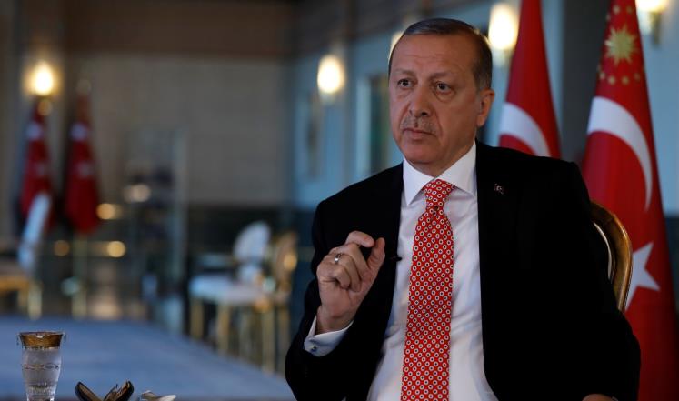 أردوغان يهاتف تميم ويعرب عن "تضامنه" مع قطر