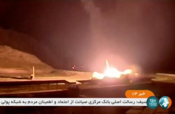 نتانياهو يحذر إيران بعد إطلاقها صواريخ على سوريا