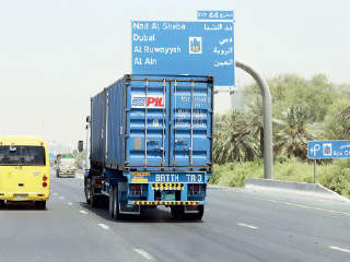 منع مرور الشاحنات على شارع الشيخ محمد بن زايد نهاية 2016