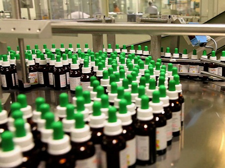 «جلفار» تدرس إنشاء مصنع لأدوية السرطان في أبوظبي
