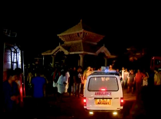 79 قتيلا على الأقل في حريق في معبد في ولاية كيرالا جنوب الهند