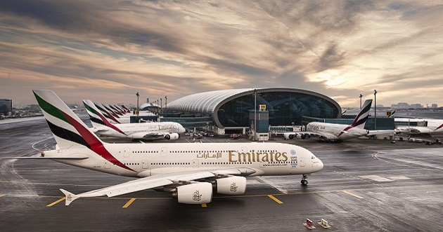 خطوة للوراء.. طيران الإمارات تبدأ "إعادة هيكلة متواضعة" مع تباطؤ النمو