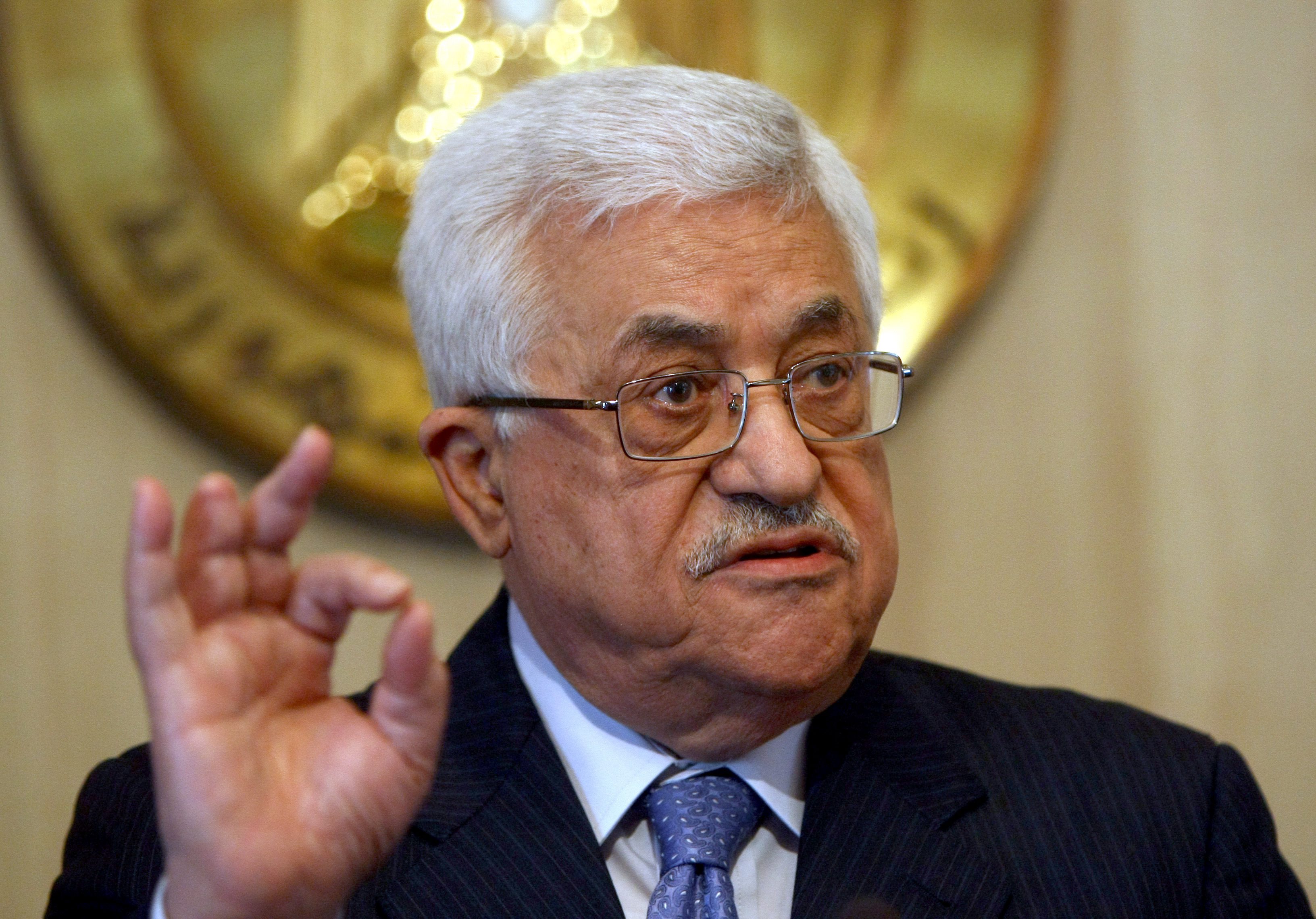 عباس يطالب بالحماية الدولية للفلسطينيين 