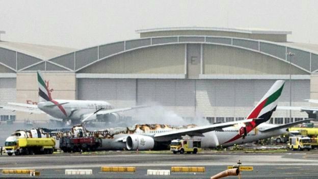 تفاصيل جديدة حول حادث احتراق طائرة "الإمارات"
