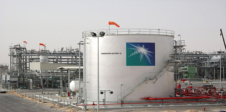 “أرامكو” السعودية تمنح شركة إماراتية عقد بناء 4 منصات نفطية