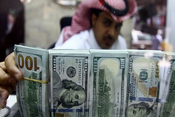 السندات الدولارية السعودية تواصل خسائرها