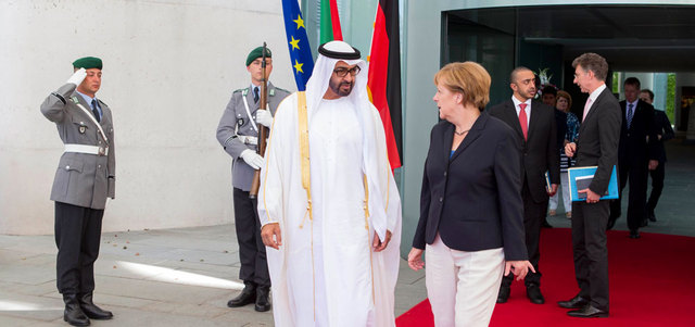 محمد بن زايد يبحث مع مستشارة ألمانيا القضايا الإقليمية والدولية