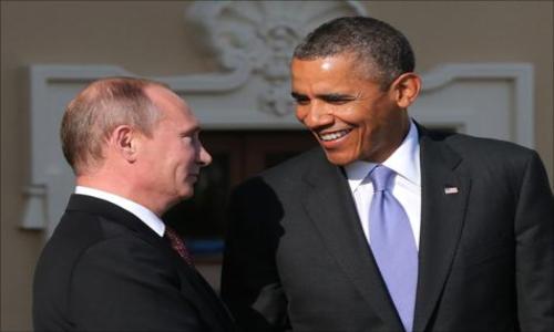 الرئيس الأمريكي يقدم لنظيره الروسي مخرجاً من الأزمة الأوكرانية