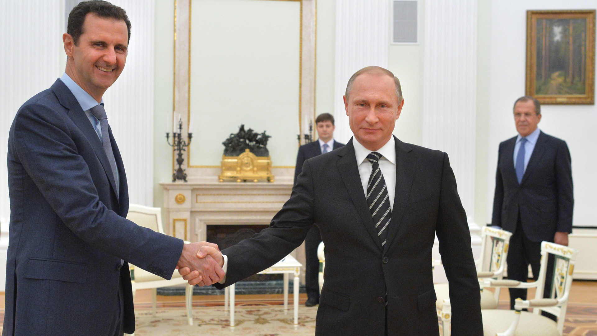 مسؤولون غربيون يؤكدون طلب بوتين من "الأسد" التنحي.. والكرملين ينفي
