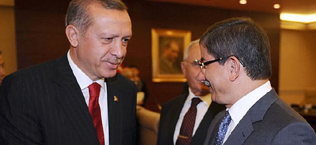 أغلو رئيساً للحكومة التركية خلفاً لأردوغان 