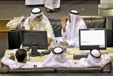  تراجع بورصة دبي والمستثمرون يبيعون حيازتهم من الأسهم