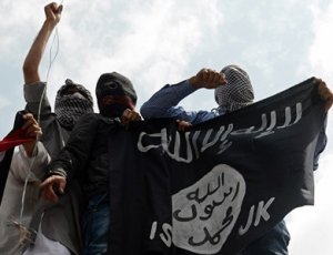 "الدولة الإسلامية" تنفذ وعيدها بحرب كيماوية وتقتل 300 جندي "بالكلور"