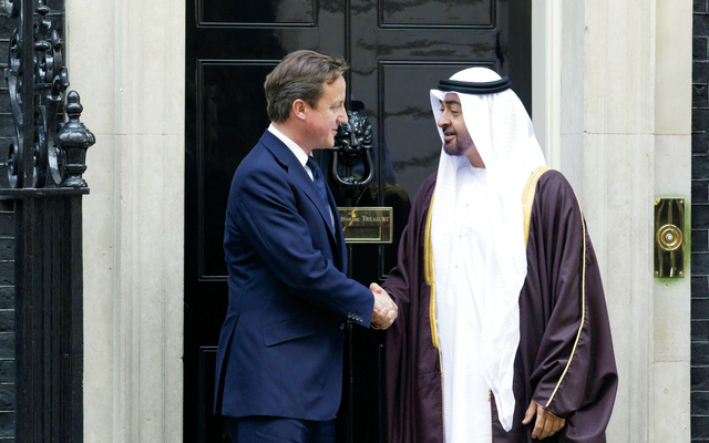 محمد بن زايد يجتمع بكبير مستشاري الدفاع البريطاني في أبوظبي