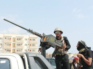 الإمارات تدعم خطة أمنية في عدن وتدرب وحدة على "مكافحة الإرهاب"