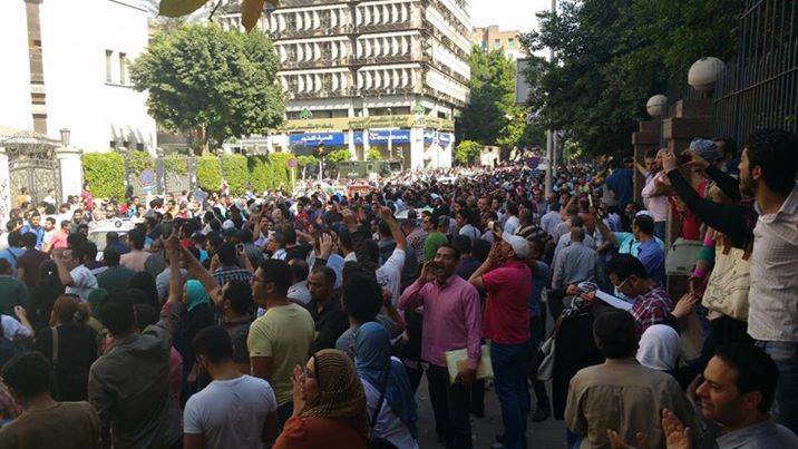اعتقالات عشوائية بمصر بعد مظاهرات الجمعة.. وأمريكا تتابع الأمر بعناية