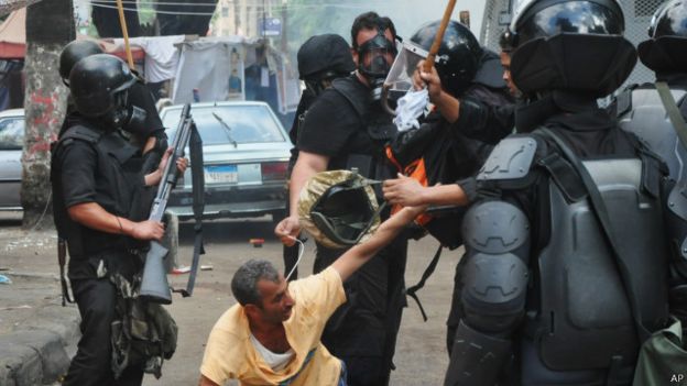 «هيومن رايتس ووتش»: على بريطانيا التدخل لإنقاذ حقوق الإنسان في مصر