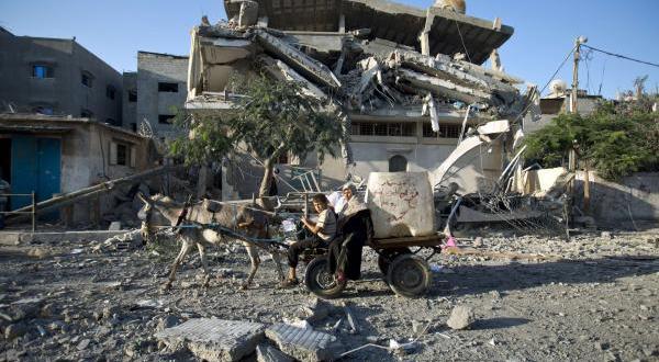 مصر تأسف لاستئناف القتال في غزة 