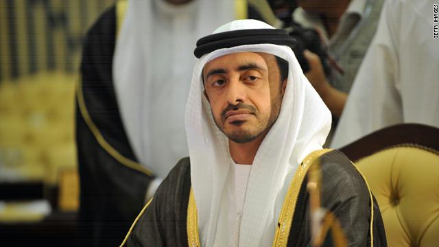 مستغلا الاعتداءات.. عبدالله بن زايد يربط بين القرضاوي وهجمات السعودية