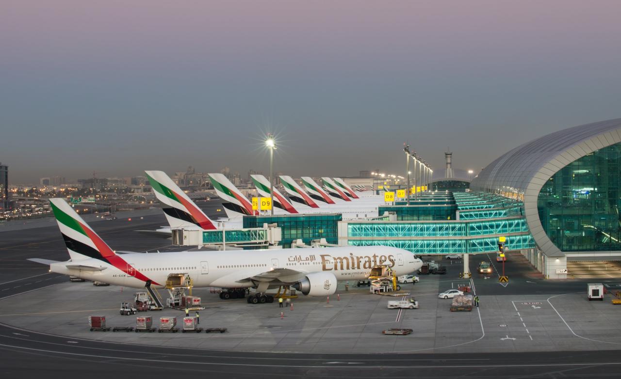 دبي تفرض رسوماً على بعض خدمات الطيران