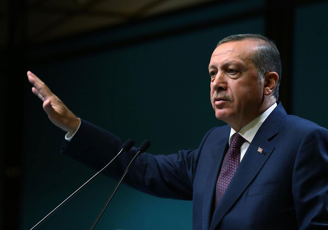 أردوغان يحذر العرب من تنظيم غولن ويتهم مصر بدعمه