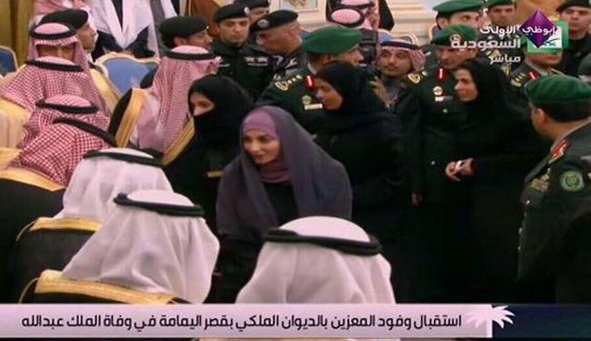 لأول مرة المرأة السعودية في البيعة والعزاء
