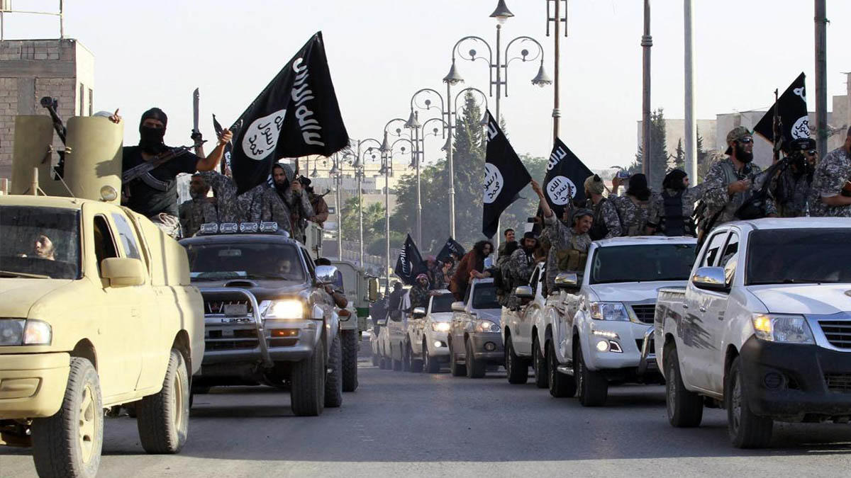 موسكو: "داعش" بدأ يخرج من الرقة دون قتال