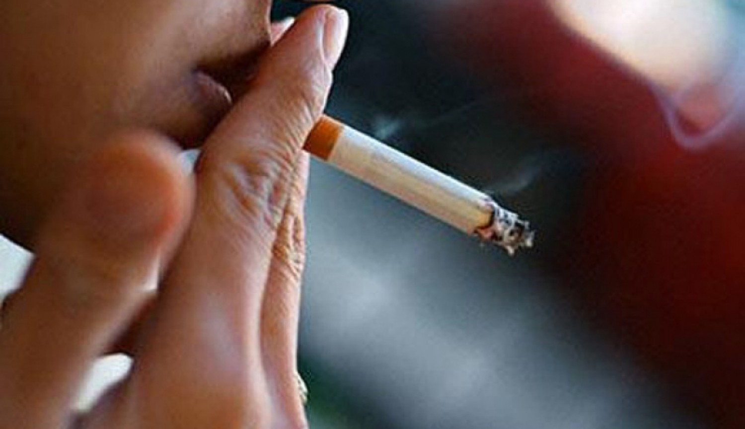 باحثون: التدخين أحد أسباب آلام الظهر