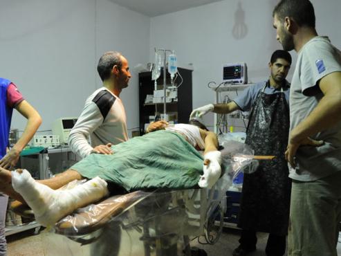 خشية بين أطباء سوريين من أن “يمل” العالم الصراع ببلدهم