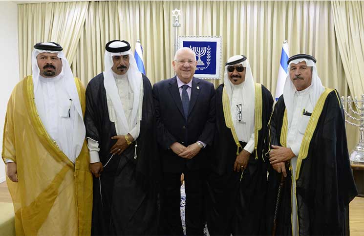 ﻿رئيس إسرائيل يستقبل رؤساء قبائل أردنية ويحدثهم عن القرآن