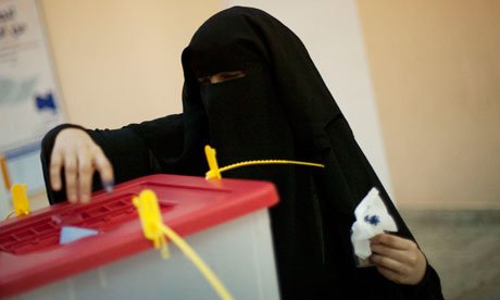 نساء سعوديات يتأهبن للمشاركة في الانتخابات البلدية