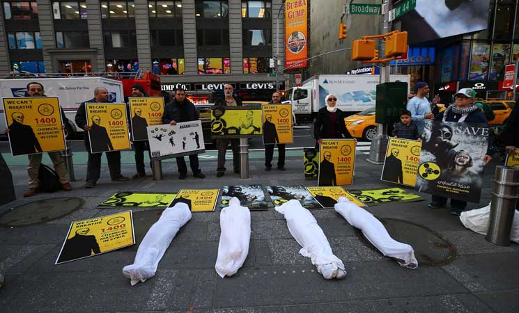 وقفة احتجاجية بالأكفان في نيويورك تنديدا بممارسات النظام السوري