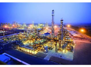 أبوظبي:2.7 مليون برميل الإنتاج اليومي من النفط في الإمارة عام 2014