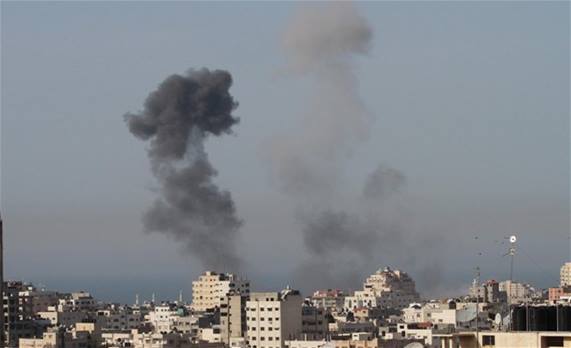 الطيران الإسرائيلي يستهدف موقعين لحماس في قطاع غزة
