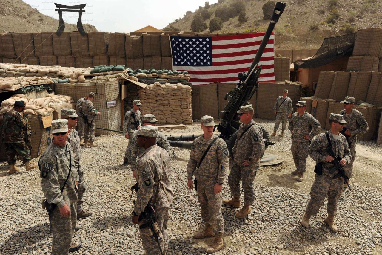 عسكري أفغاني يقتل 4 جنود أمريكيين شمال البلاد