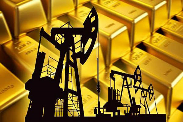 الذهب يرتفع .. والنفط ينخفض بفعل مخاوف من التخمة العالمية